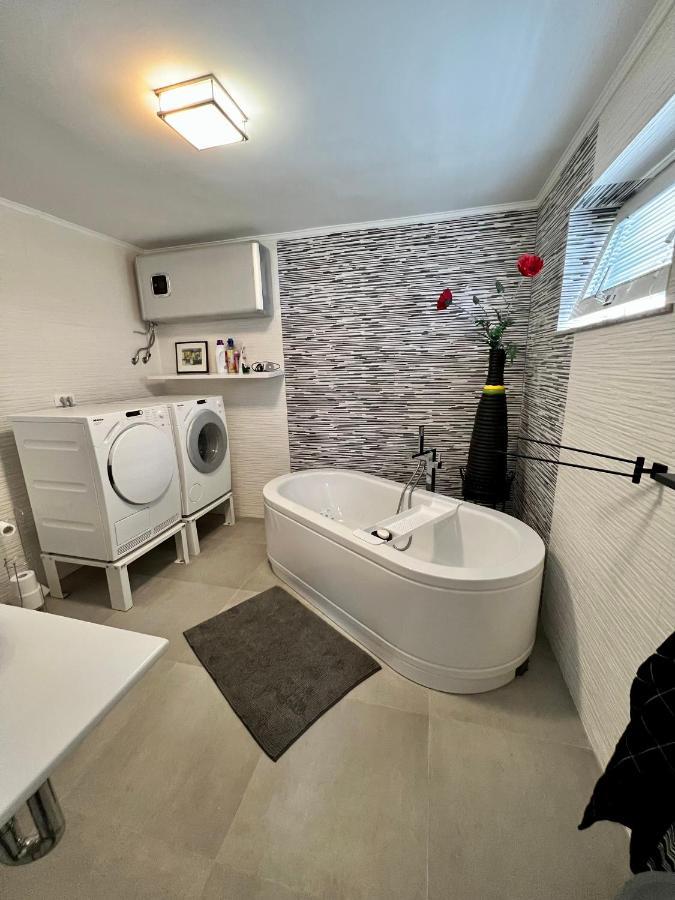Dreamtime - One Badroom And 1 Livingroom Apartment Veprinac Exterior foto