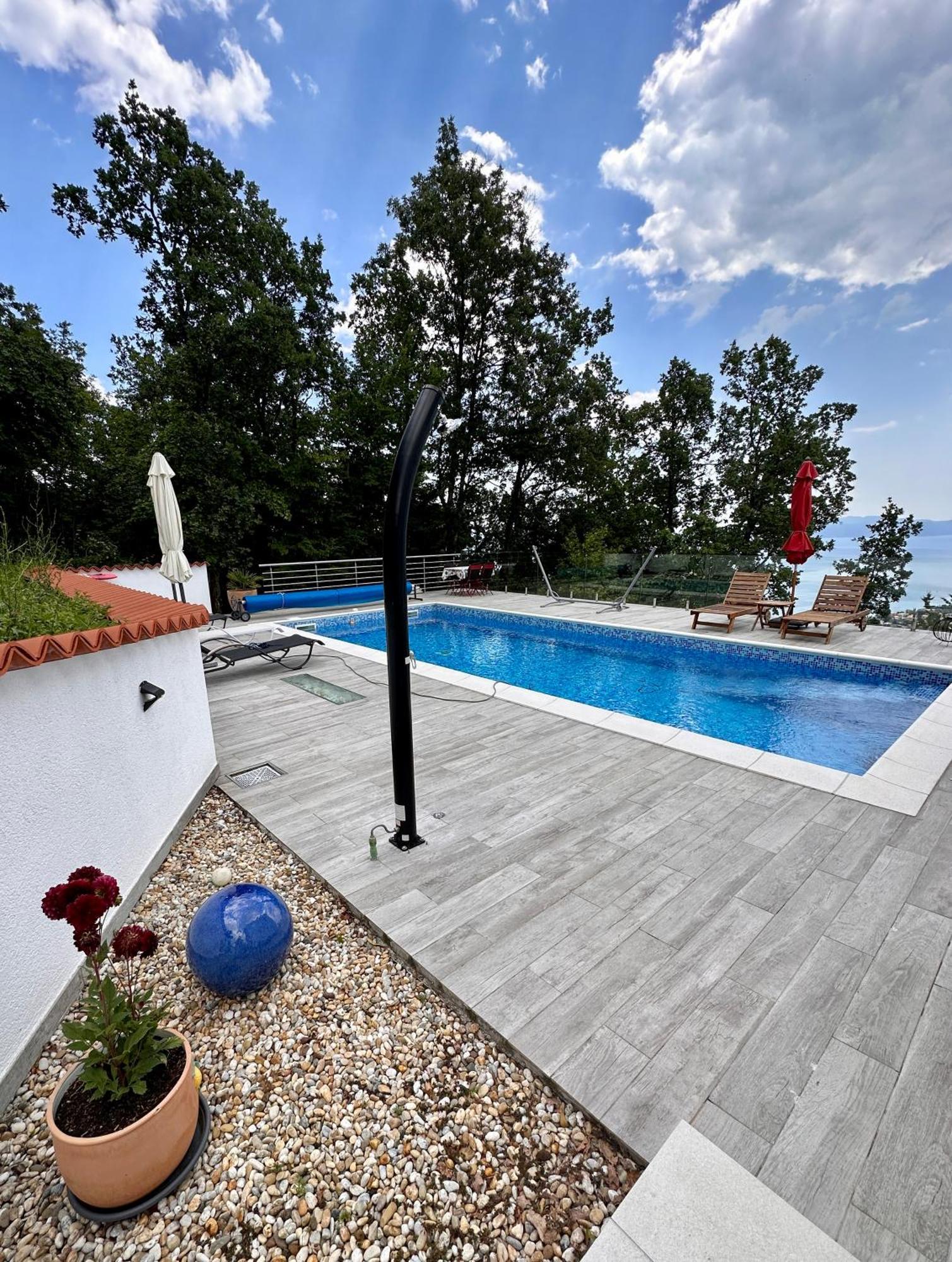 Dreamtime - One Badroom And 1 Livingroom Apartment Veprinac Exterior foto